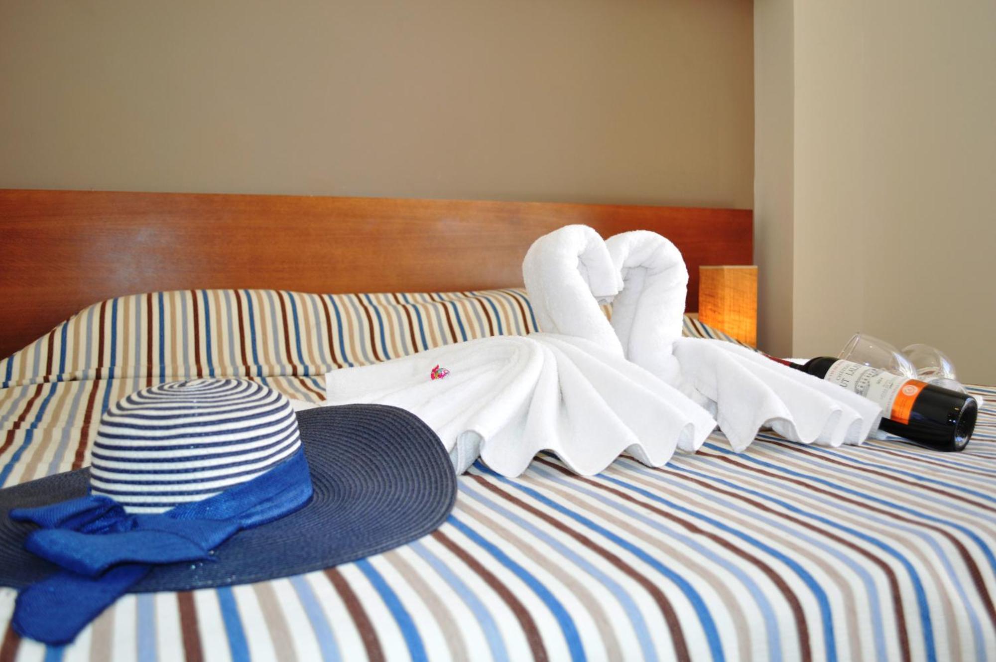 Matala Bay Hotel & Apartments Bagian luar foto